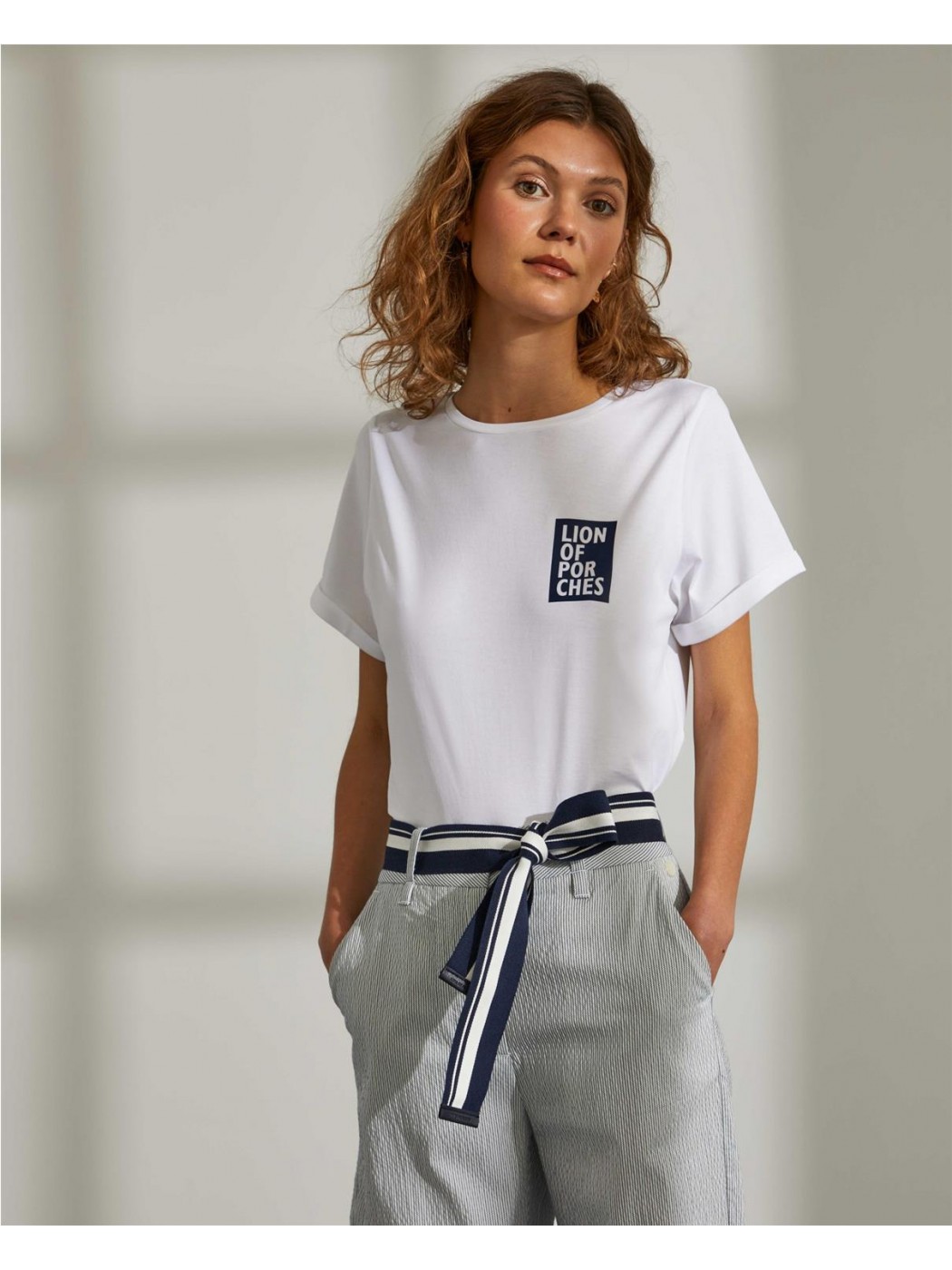 CAMISETA LION OF PORCHES MUJER BASICA